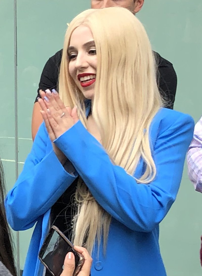 Ava Max - hier klicken Ava Max - hier klicken